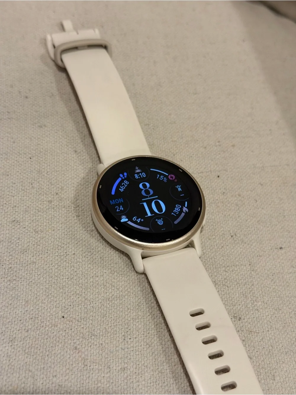 Garmin Vivoactive5 in ivory